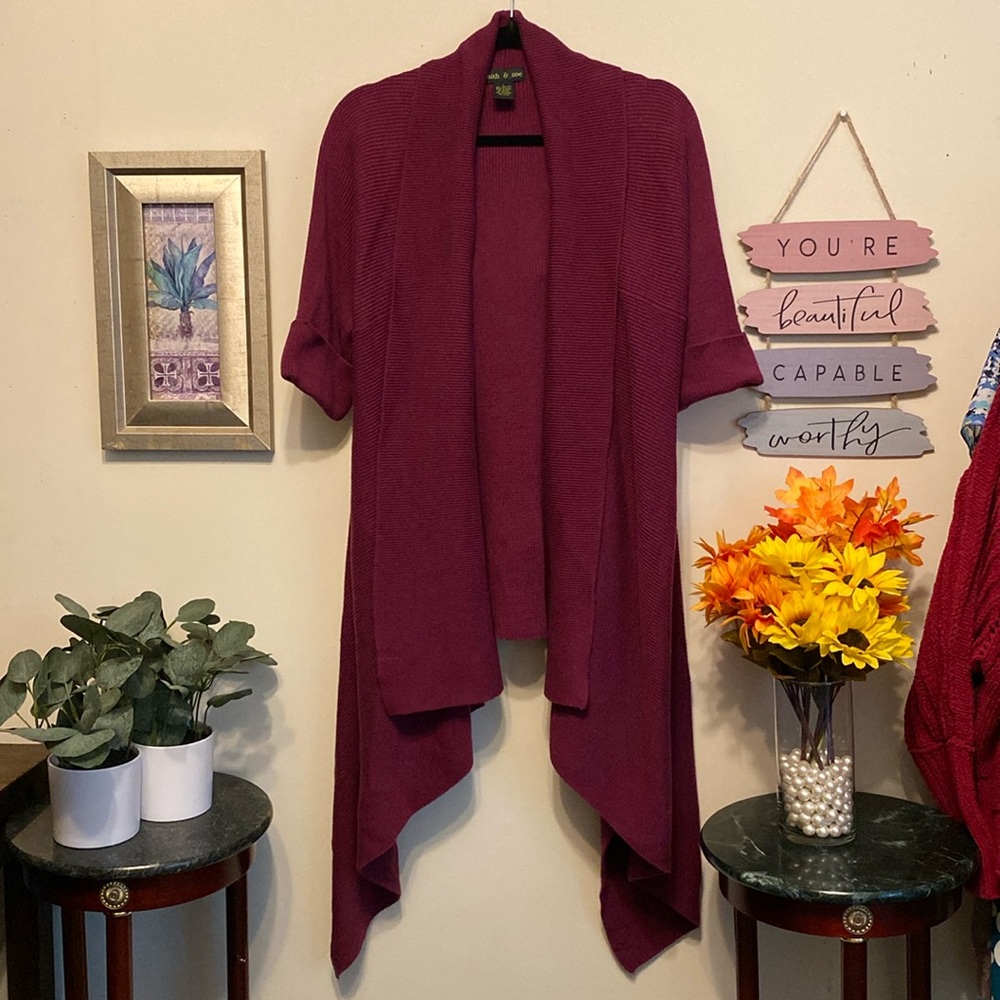 Faith & Zoe Sweater Jacket w/SS Sz L. Great Condition. Burgundy w/hues of purple